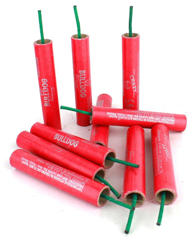 CRAZY BULLDOG TXP788 10 FIRECRACKERS 