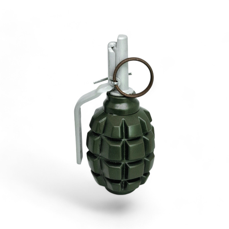 GRENADE WITH A PULL RING WITH IRON POWDER